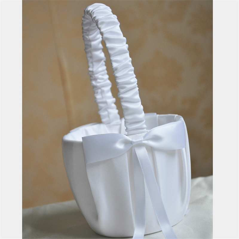 White Flower Girls Basket Pear - огляд і ціна Wedding Hampers