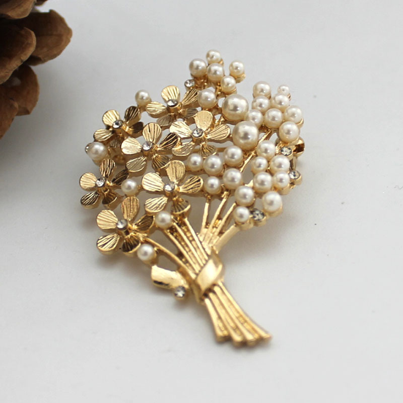 Ladies Delicate Bouquet Pearl  - огляд і ціна Suit Supply Wedding Party