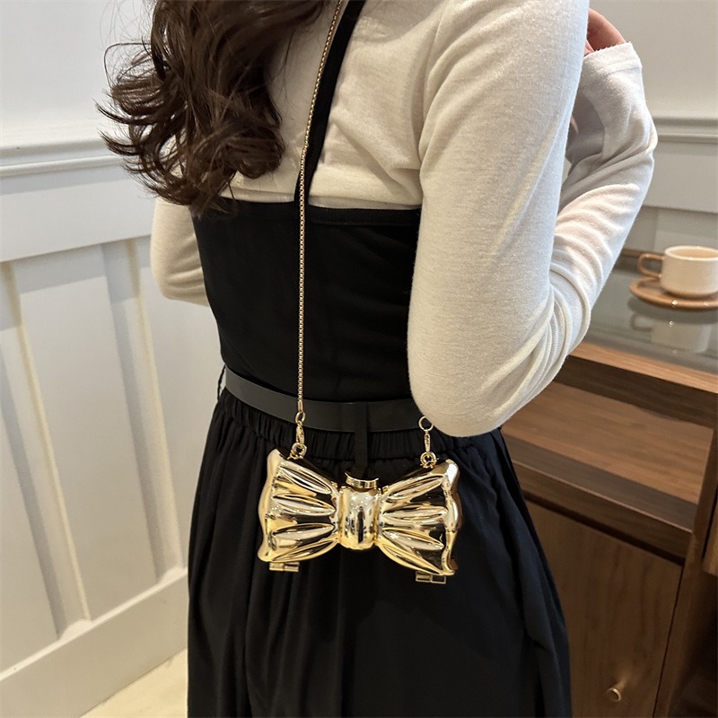 Glossy Gold Metal Bow Shaped M - огляд і ціна Wedding Vendor